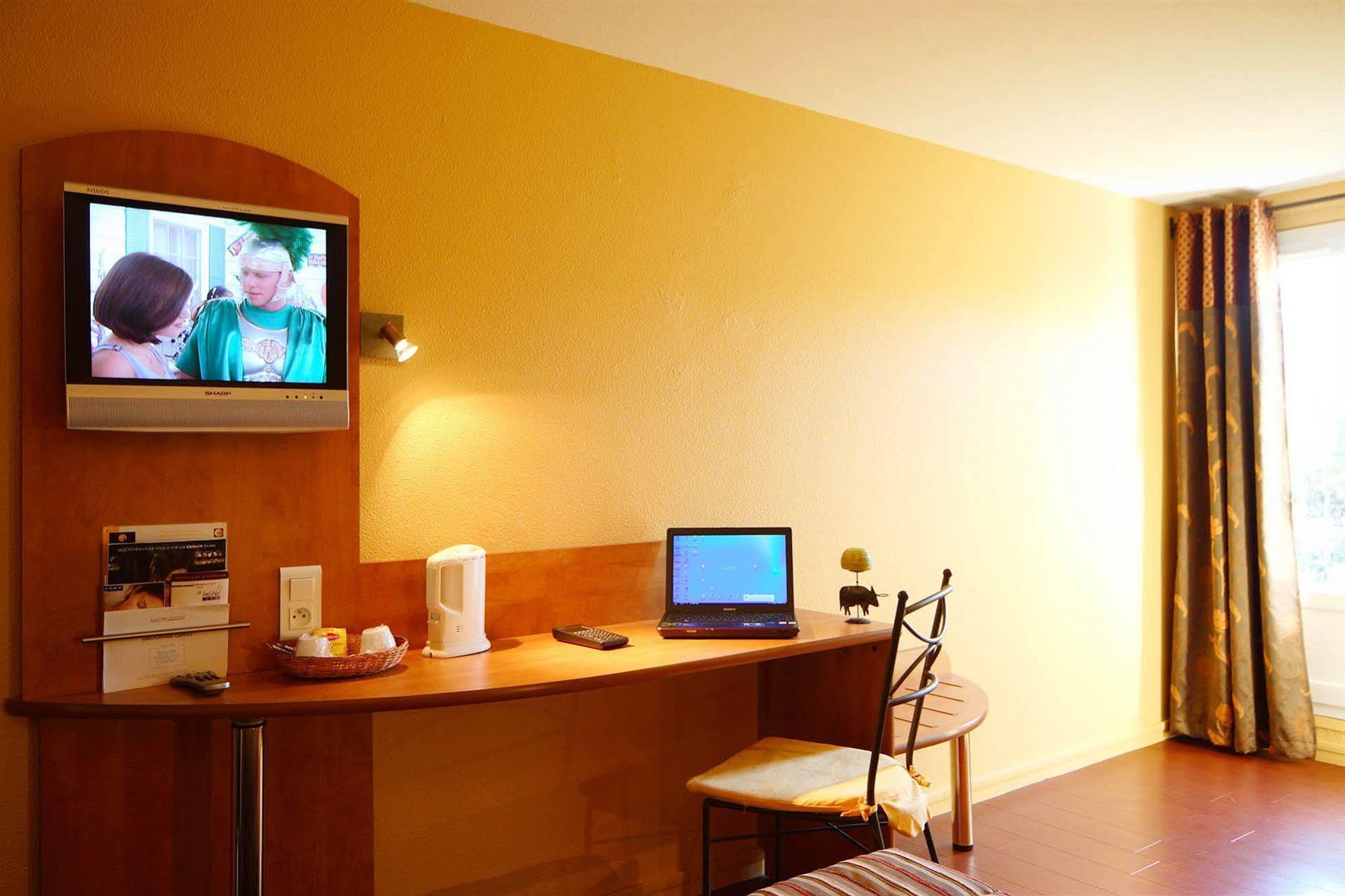 Brit Hotel Avignon Sud Le Calendal Ngoại thất bức ảnh